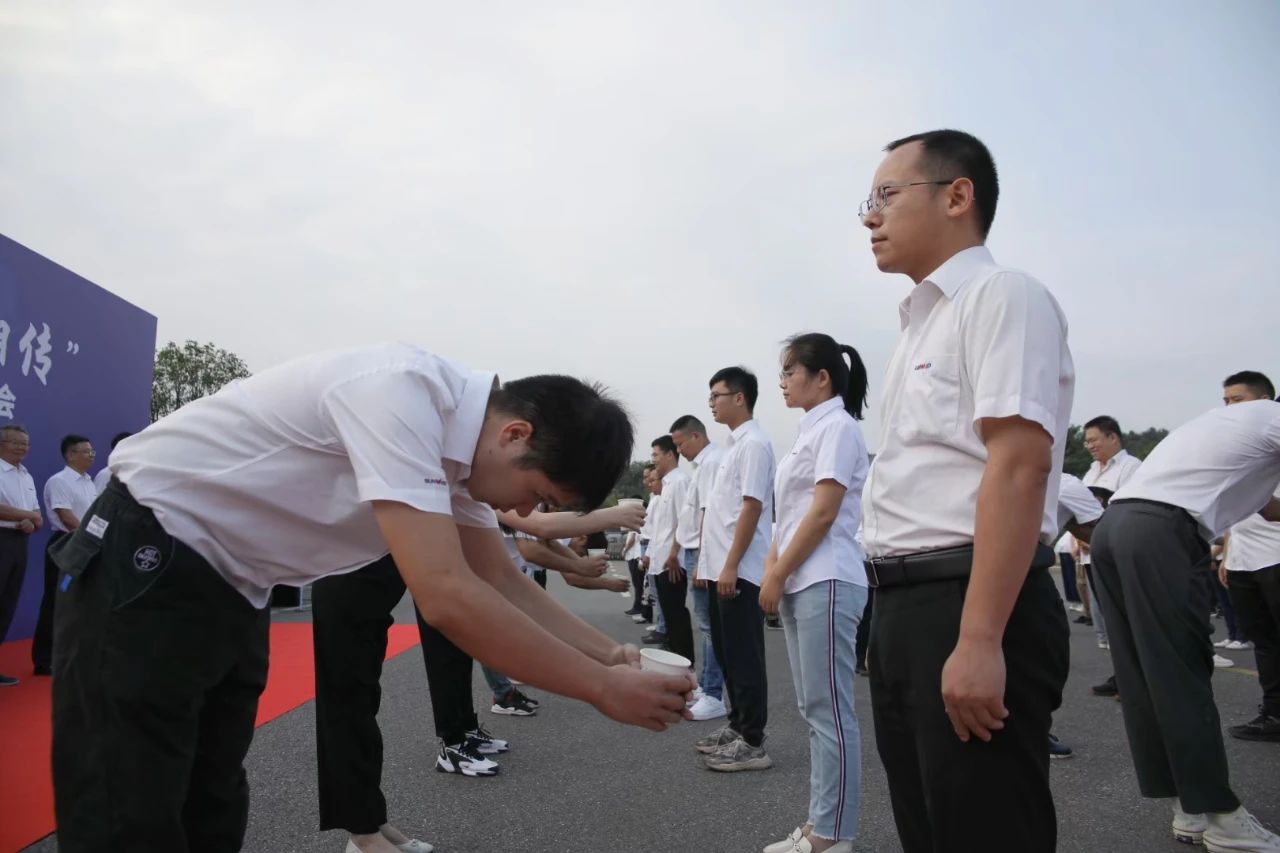 百人齐聚拜师恩 | 热博rb88体育官网“传帮带”人才培养模式为公司发展积蓄力量