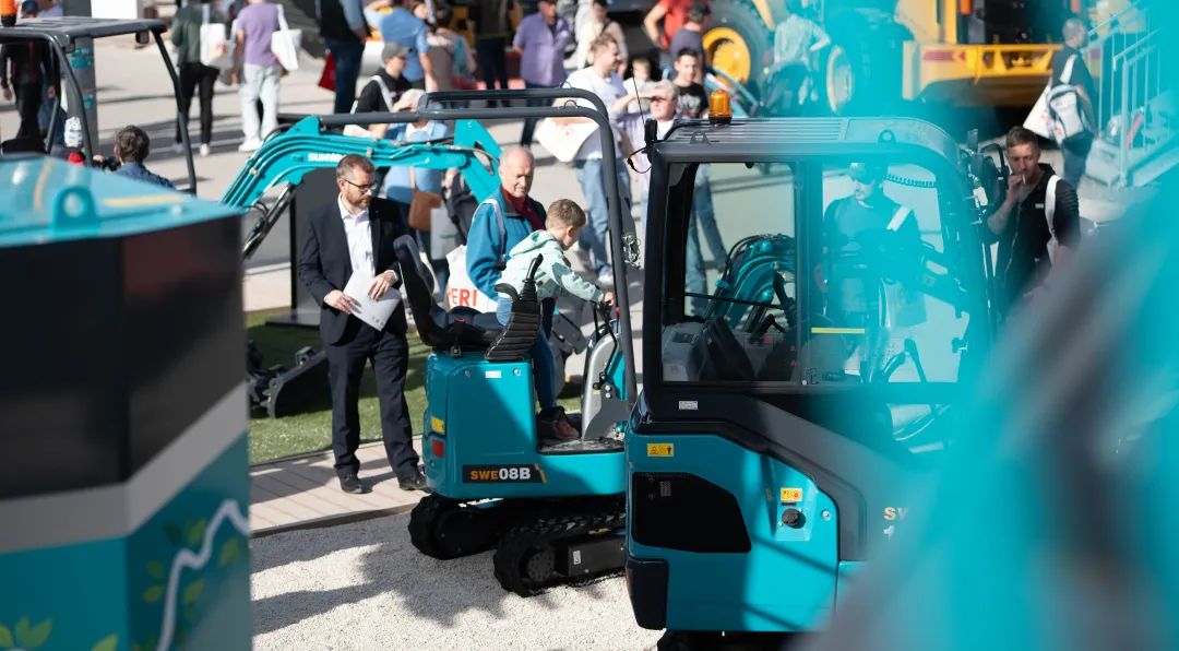 Bauma 2022 | 一组火热现场图带您重温热博rb88体育官网德国宝马展之旅