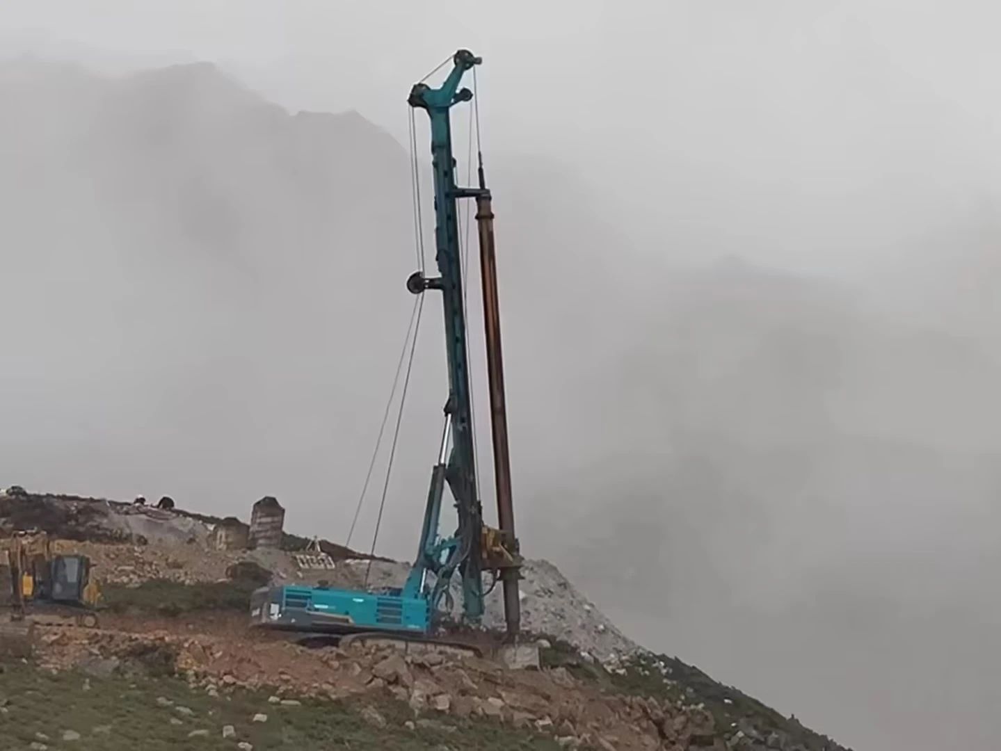 助力世界最高海拔特高压直流输电工程，热博rb88体育官网旋挖钻机展现硬核实力