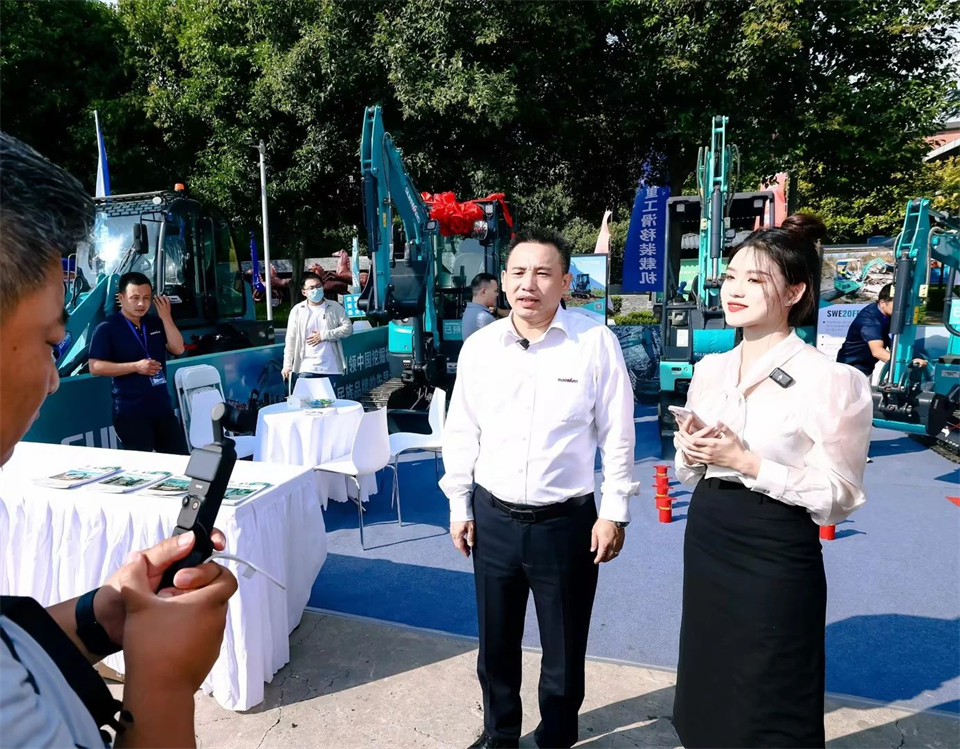 展现“掘”对实力！热博rb88体育官网亮相2024微挖大会暨小型设备大会