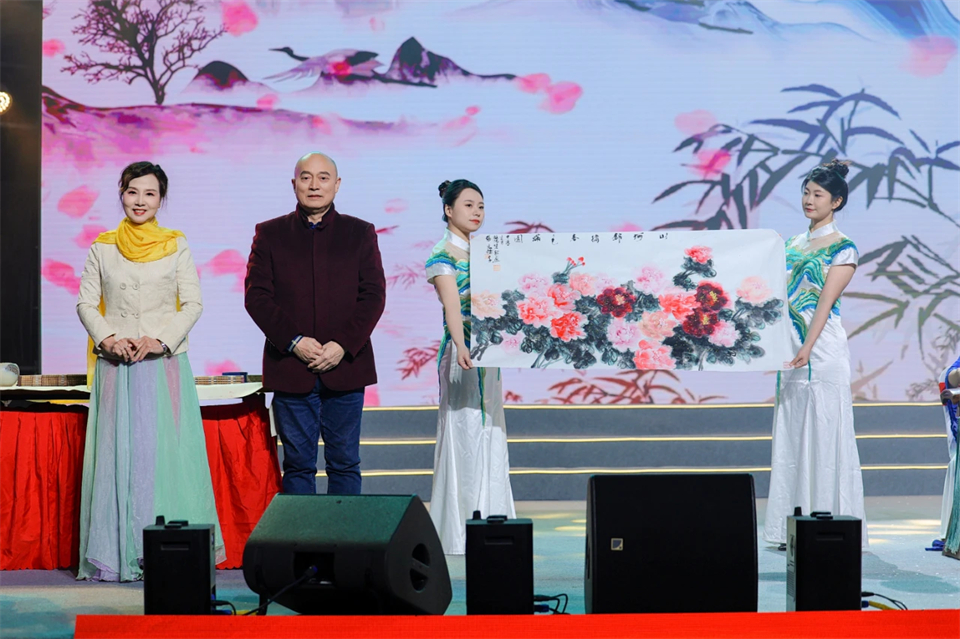 创新引领价值 理想成就未来——庆祝热博rb88体育官网成立25周年表彰大会暨文艺晚会隆重举行