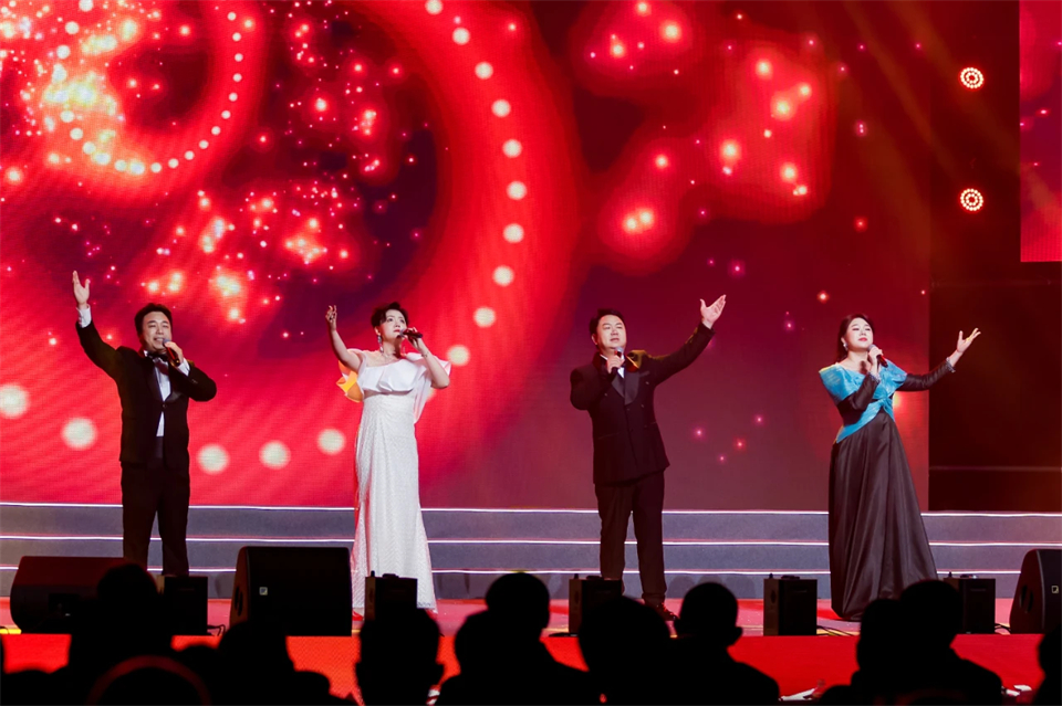 创新引领价值 理想成就未来——庆祝热博rb88体育官网成立25周年表彰大会暨文艺晚会隆重举行