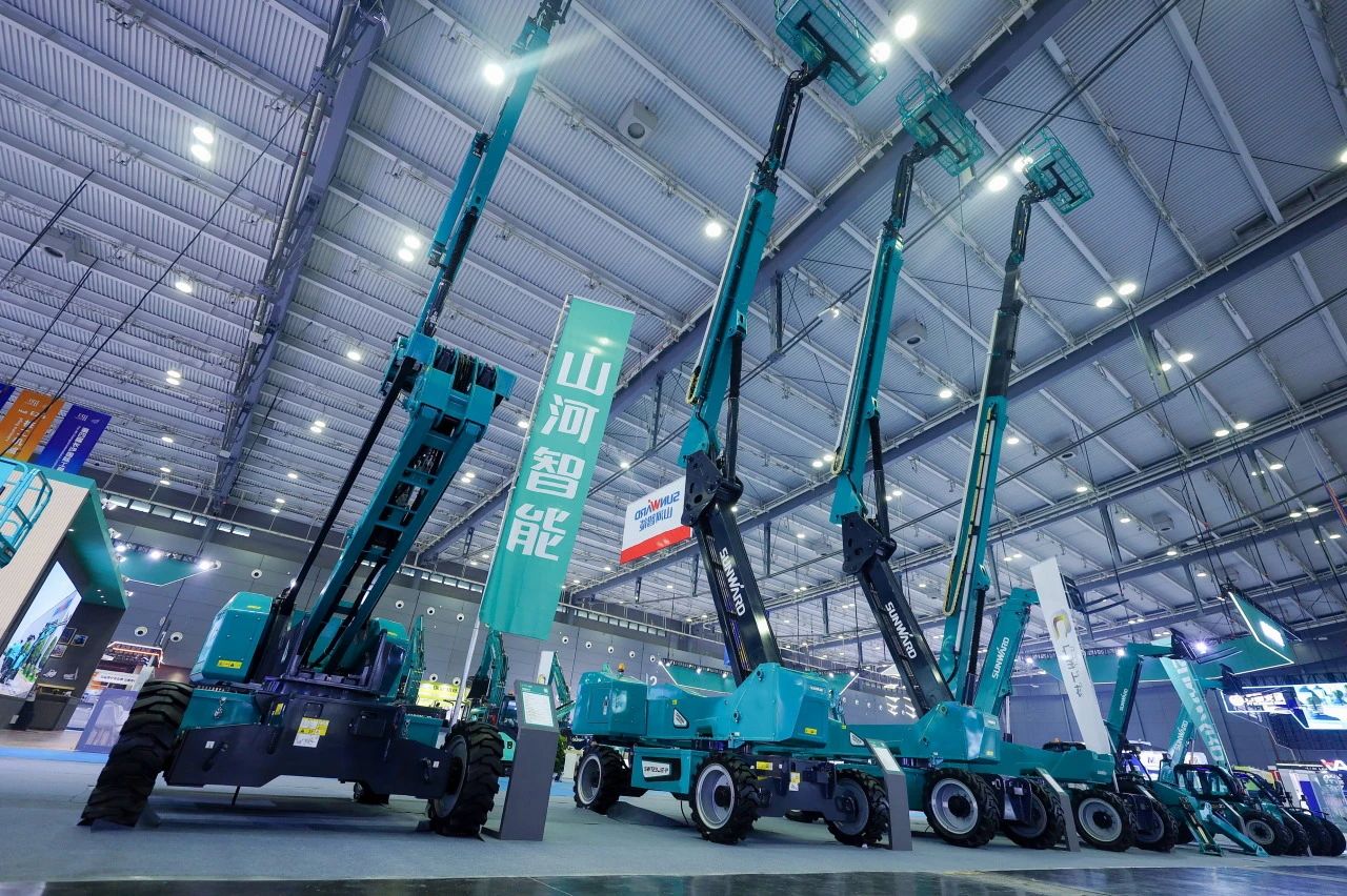 2025 CICEE | 热博rb88体育官网SWT34JE-P电动直臂式高空作业平台重磅发布！