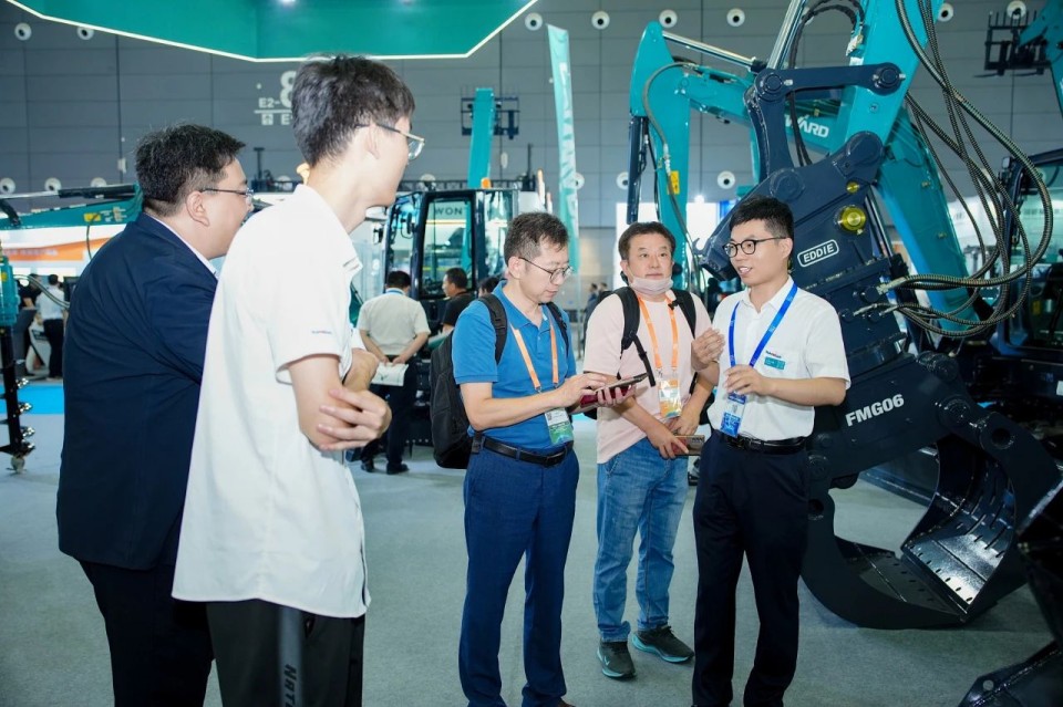 2025 CICEE | 从单一工具迈向多元化解决方案，热博rb88体育官网呈现非凡挖掘机风采