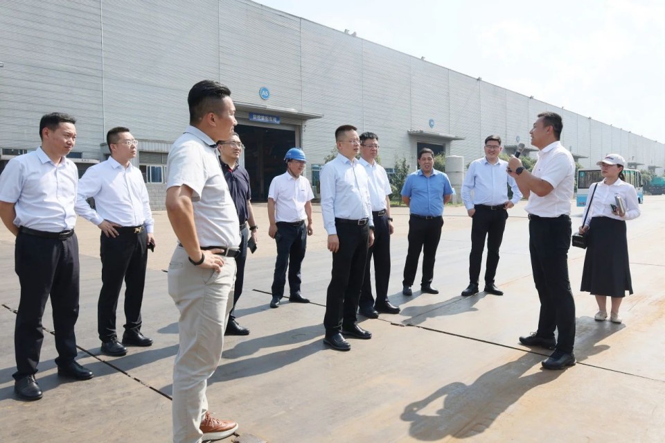 共商合作，建华控股有限公司董事长汪贵华到访热博rb88体育官网