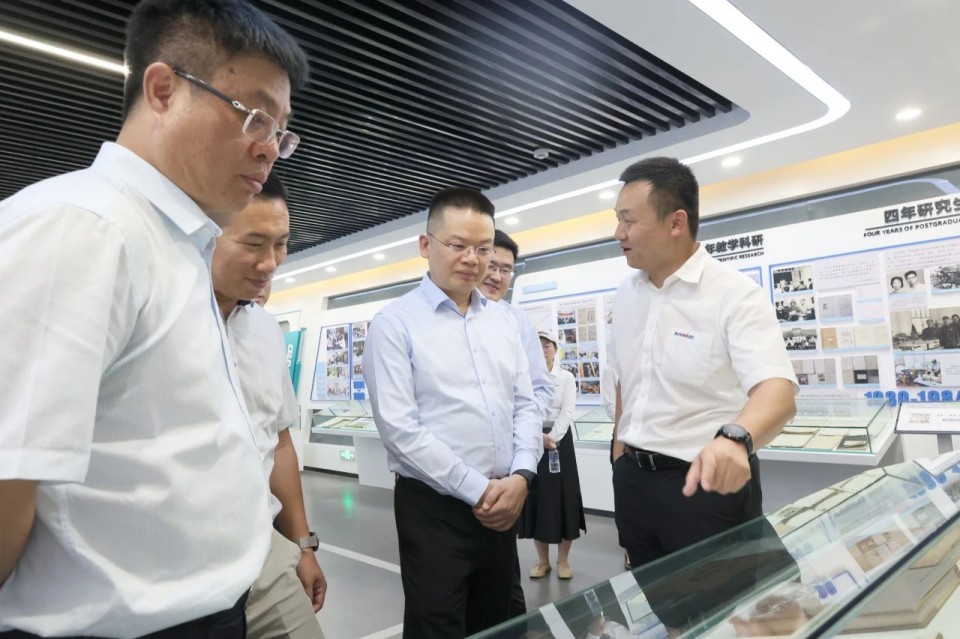 共商合作，建华控股有限公司董事长汪贵华到访热博rb88体育官网