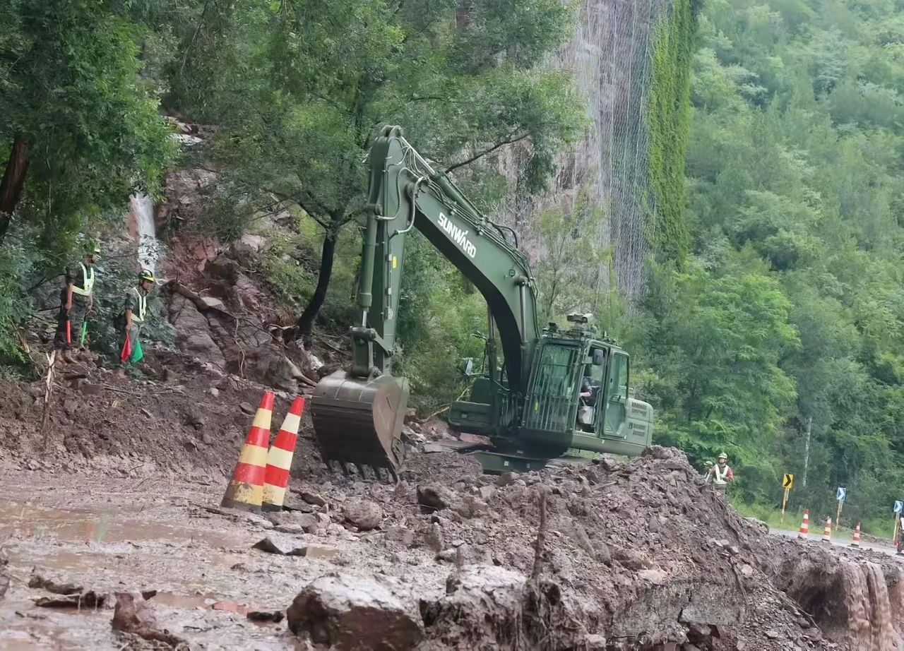 关注！热博rb88体育官网应急救援装备助力武警冲锋北京暴雨抢险救灾一线！