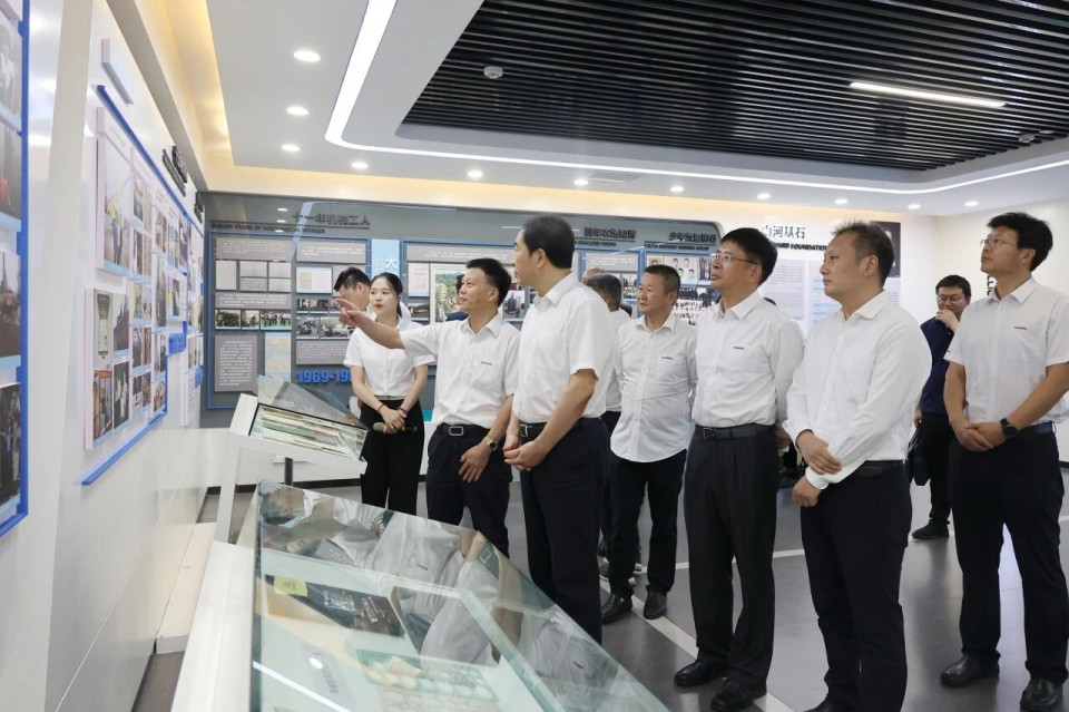 中国煤炭地质总局局长马刚到访热博rb88体育官网，共谋绿色智能矿山装备发展新路径
